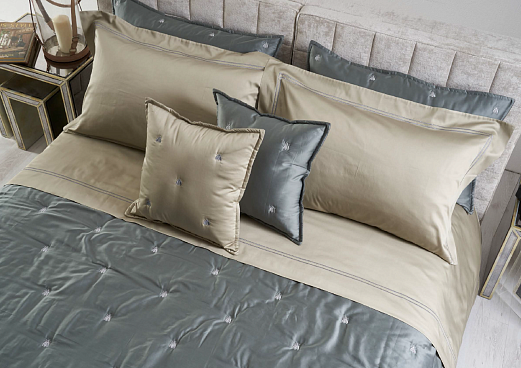 Api satin Ricami metallici темно-серое