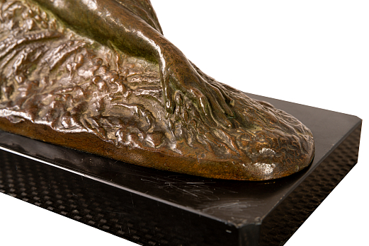 Лежащая обнаженная. Скульптор Д.Чипарус