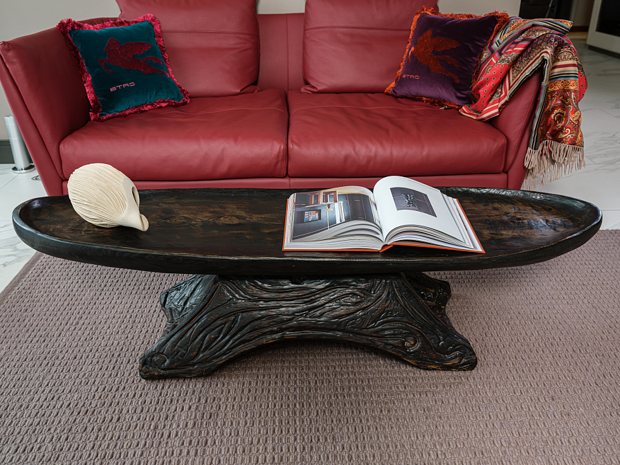 Из серии "Монголы идут". Кофейный столик. Николай Лавданский