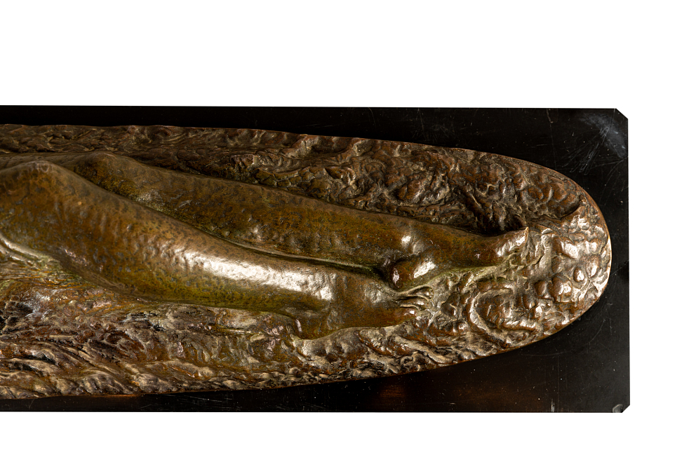 Лежащая обнаженная. Скульптор Д.Чипарус