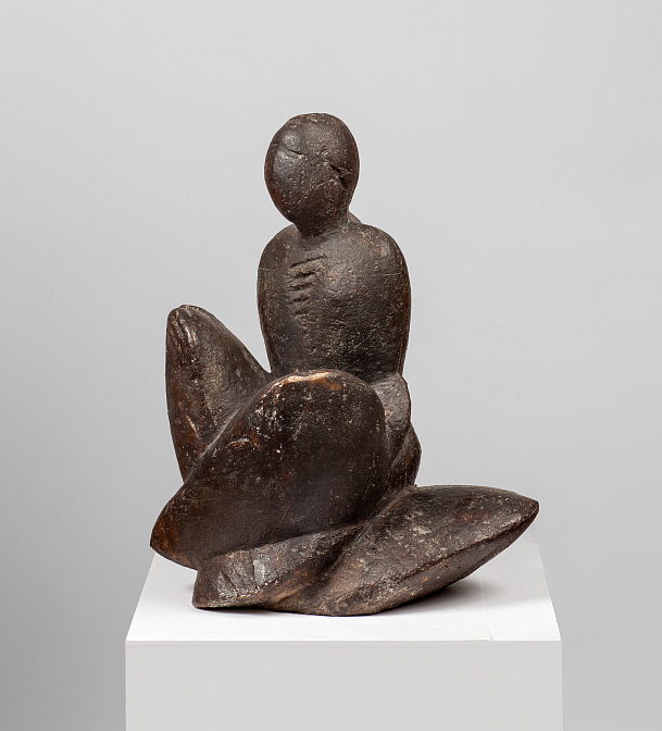 Сидящая женщина. Скульптор Л.Т. Гадаев